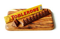 foto-13020002-Toblerone-mlecna-100g-09x.JPG