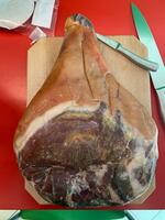 foto-LEVONI-prosciutto-San-Martino-intero-05-1.JPG