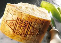 foto-10200010-Syr-GRANA-PADANO-podobny-Parmezanu-Brazzale-Moravia-06.jpg