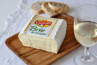 foto-10300007-Syr-Brie-La-Brique-50-CANTOREL-IMCO-02.jpg