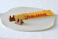 foto-13020003-Toblerone-mlecna-50g-02.JPG