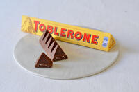 foto-13020002-Toblerone-mlecna-100g-06.JPG